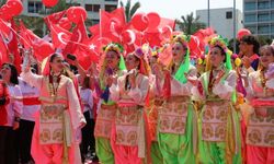 İzmir’de 19 Mayıs coşkusu renkli anlara sahne oldu