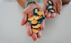 Altında yön değişti! Gram ve çeyrek altın yatırımcısına kritik seviye uyarısı