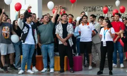İzmir Güzelbahçe’de gençler yaza "merhaba" dedi