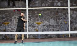 Karabağlar’da üç hafta süren tenis turnuvası finali gerçekleşti