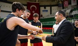 Başkan Eşki'den Göztepe'ye moral ziyareti