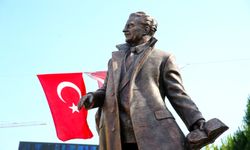 Karşıyaka’da Nazım Hikmet şiirlerle anıldı