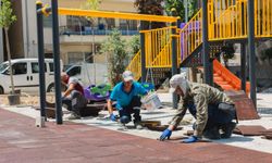 Balçova’da park yenileme ve çevre düzenleme mesaisi