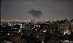 İran’dan Tel Aviv’e füze saldırısı
