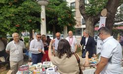 Bayraklı sahilde edebiyat ve dayanışma şöleni
