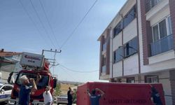 4 aylık bebeği rehin aldı, ‘yaklaşmayın’ diyerek balkondan bal kabağını fırlattı