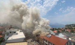 Antalya Kaleiçi’ndeki yangın 2 saatte kontrol altına alındı