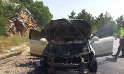 Antalya’da seyir halindeki cip alev aldı