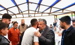 Ardahan Valisinin girişimiyle husumetli iki aile yıllar sonra barıştı