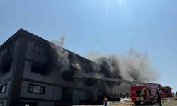 Arnavutköy’de terlik fabrikası alevlere teslim oldu