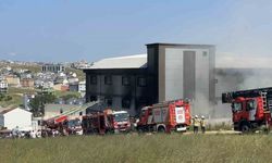 Arnavutköy’deki terlik fabrikasında çıkan yangın söndürüldü
