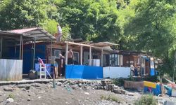 Artvin’in Karadeniz kıyılarındaki kaçak yapılar yıkılıyor