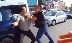 Ataşehir’de yol verme kavgasında sürücüler birbirine girdi: ‘Ehliyetler gidiyor, yapmayın’