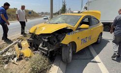 Başakşehir’de kontrolden çıkan taksi refüje çıktı: 1 yaralı