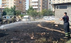 Batman’da terk edilmiş araçlar alev alev yandı, tır son anda kurtarıldı