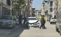 Bursa’da otomobiller çarpıştı: 3 yaralı