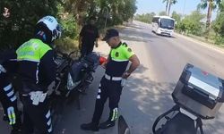 Çalıntı motosikletle kaçmaya çalışan şüpheli jandarmanın dikkati sayesinde yakalandı