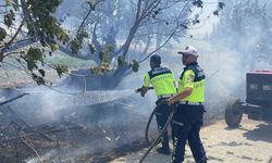 Çanakkale’deki orman yangınında köye ulaşan alevler karşısında jandarma ve köylüler seferber oldu