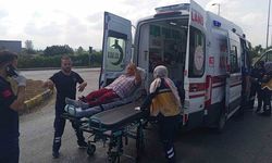 Çaycuma’da hasta sevki yapan ambulansla otomobil çarpıştı