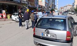 Çorum’da iki otomobil kafa kafaya çarpıştı: 3 yaralı