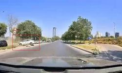 Direksiyon hakimiyetini kaybeden sürücü refüje çıkarak durabildi