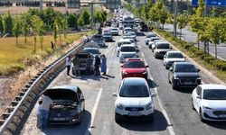 Diyarbakır’da onlarca araç hararet yapınca kilometrelerce kuyruk oluştu