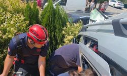 Edremit’te park halindeki araca çarptı, çukura düştü: 1 yaralı