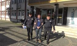 Eşini 5 yerinden bıçaklayan sanığa ’haksız tahrik’ indirimiyle 13 yıl 6 ay hapis