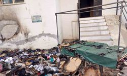 Evinin önündeki tekstil ürünleri tezgahı küle döndü