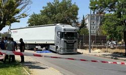 Gaziantep’te tırın altında kalarak ölen 2 kişinin kimlikleri tespit edildi