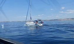 Gelibolu açıklarında rotası İtalya olan yelkenli teknede 51 kaçak göçmen ile 2 göçmen kaçakçısı şüphelisi yakalandı