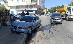 Hafif ticari araç ile otomobil çarpıştı: 1 yaralı
