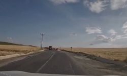 Hatalı sollama yapan sürücü yürekleri ağza getirdi