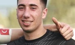 İzmir’de direğe çarpan sürücü yaşamını yitirdi