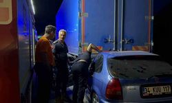 Kamyonun altına giren otomobilde can pazarı: 1 ölü, 1 ağır yaralı