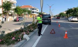 Karaman’da direğe çarpan hafif ticari aracın sürücüsü yaralandı