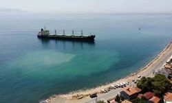 Karaya oturan gemi havadan görüntülendi