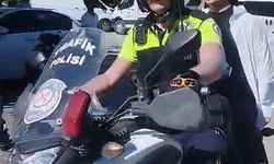 Kimliğini unutan öğrenciye polis yetişti, sınava dakikalar kala girebildi