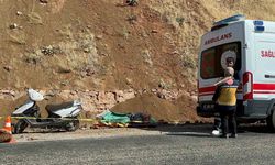 Kontrolden çıkan motosiklet devrildi: 1 ölü, 1 yaralı
