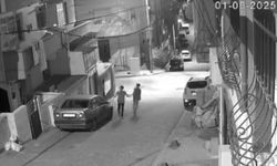Küçükçekmece’de balkona torpil attılar: O anlar kamerada