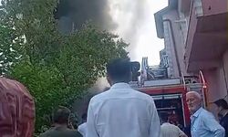 Kurulukta başlayan yangın, ahşap eve sıçradı