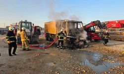 Mardin’de hafriyat kamyonu yangında kül oldu