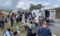 Midibüs şarampole devrildi: 2 ölü, 27 yaralı