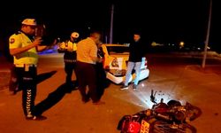 Motosiklet otomobile arkadan çarptı: 1 yaralı
