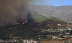 Orman yangını evlerine sıçrayan vatandaşların zor anları
