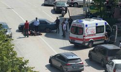 Otomobil ile çarpışan motosiklet sürücüsü yaralandı