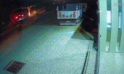 Otomobil refüjdeki ağaca çarptı, sürücü yaralandı