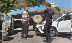 Otomobil traktöre arkadan çarptı