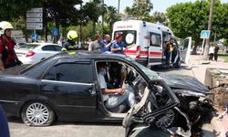 Otomobil ve motosikletler çarpıştı: 1’i ağır 3 yaralı