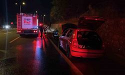 Seyir halindeki otomobilde yangın... Alevleri fark edip son anda indiler